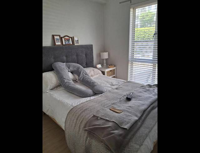 2 BEDROOM PROPERTY TO RENT IN VREDEHOEK